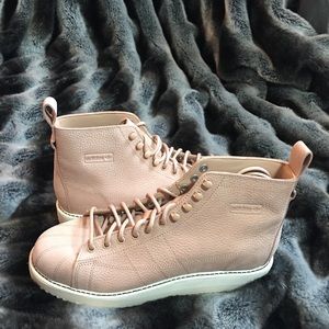 Women’s adidas superstar boot sneakers sz 9.5 new